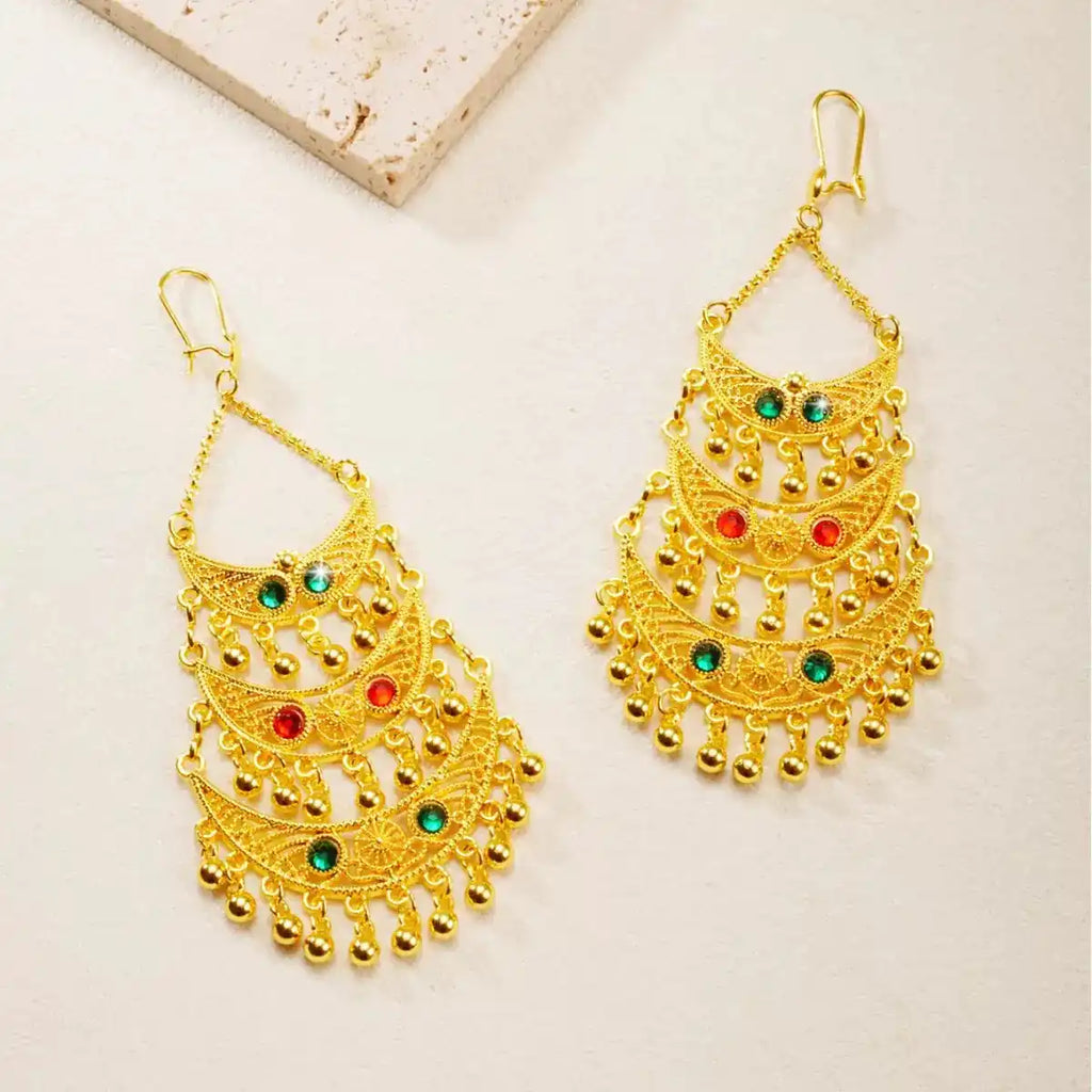 Boucles d'Oreilles Royales "Croissant de Lune" – Finition Dorée Prestige & Cristaux Précieux (Paiement à la Livraison)
