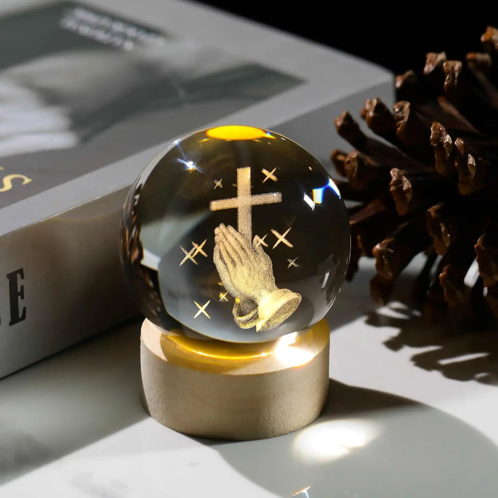 Boule de Cristal 3D avec Croix – Veilleuse LED en Bois, Charge USB