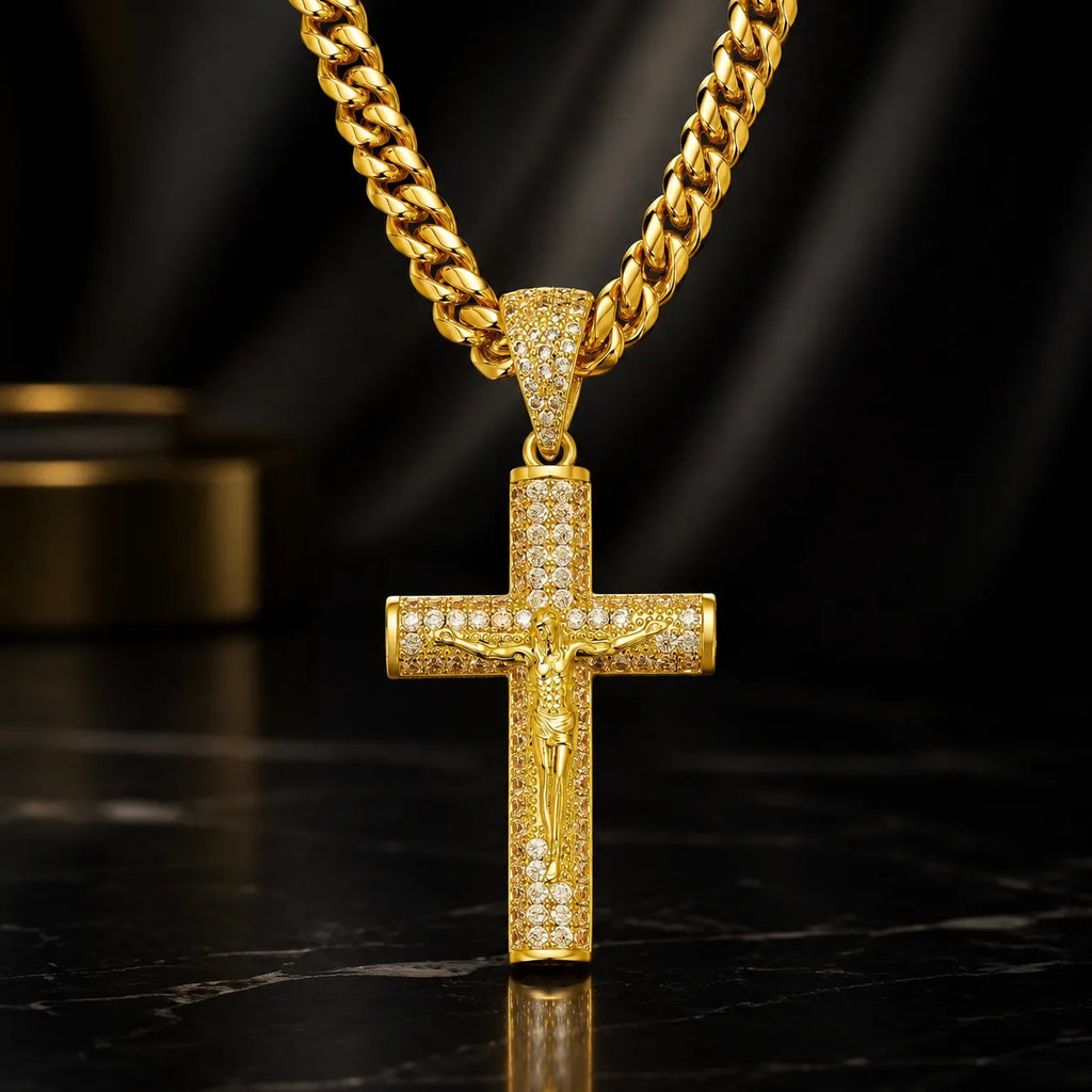 Collier Cubain Luxe avec Pendentif Croix de Jésus Or 18K (Iced Out)